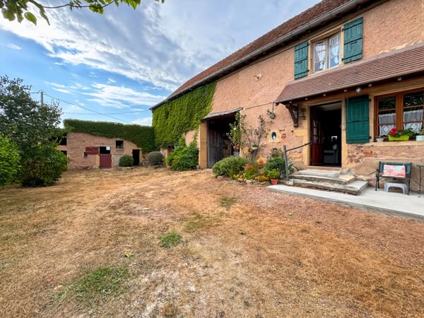 Maison à vendre 5 pièces proche de LA CLAYETTE (71) - 165 m² - 4 chambres - dépendances - terrain de 1087 m²