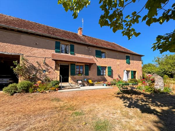 Maison à vendre 5 pièces proche de LA CLAYETTE (71) - 165 m² - 4 chambres - dépendances - terrain de 1087 m²