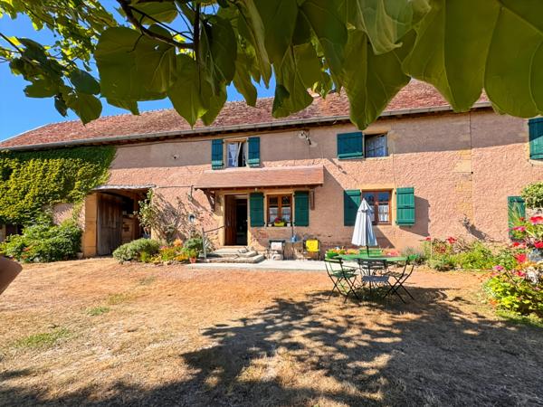 Maison à vendre 5 pièces proche de LA CLAYETTE (71) - 165 m² - 4 chambres - dépendances - terrain de 1087 m²