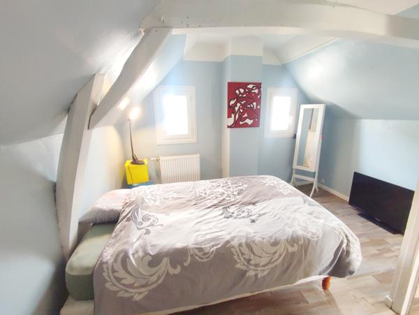 Camphin-en-Carembault (59133) ANCIENNE FERME RENOVEE 3 CHAMBRES JARDIN DEPENDANCES