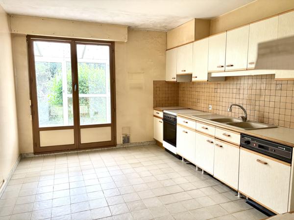 Maison
         4 pièces
        - 98 m²