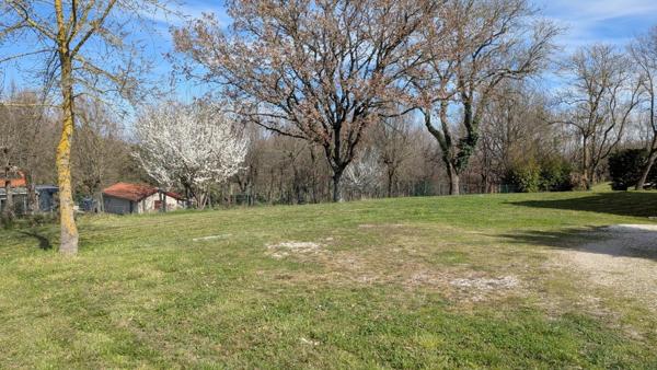 Terrain de 640 m² – Beaumont-sur-Lèze, cadre verdoyant et paisible