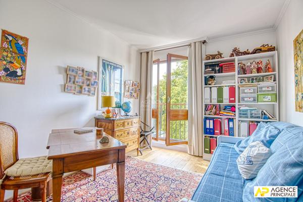Le Chesnay Parly 2 - Appartement 5 pièces 105 m² situé au 2e et dernier étage avec ascenseur, avec cave et parking €495 000 ** - Référence 25827