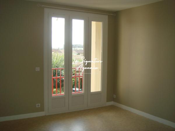 Appartement 2 pièces avec balcon, garage et parking – Quartier Stade d’Armandie