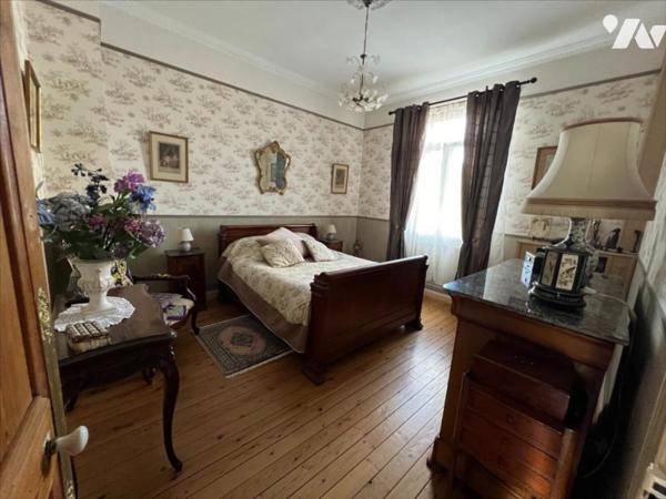 MAISON BOURGEOISE 8 PIECES 190m²