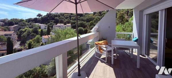Roquebrune-Cap-Martin Hameau, 2 pièces vue mer terrasse parking cave