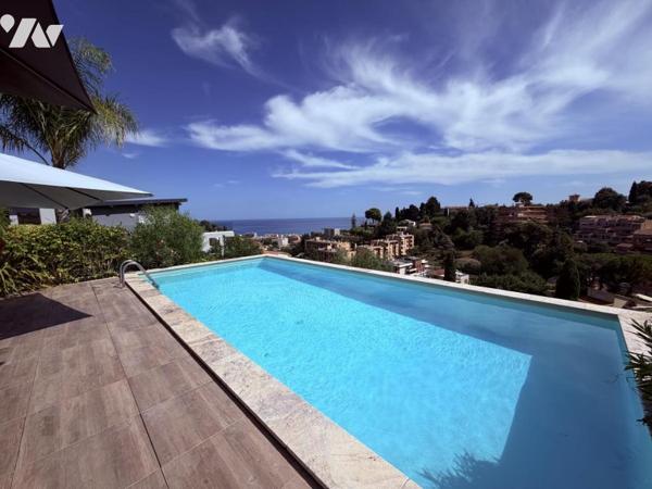 Roquebrune-Cap-Martin Hameau, 2 pièces vue mer terrasse parking cave