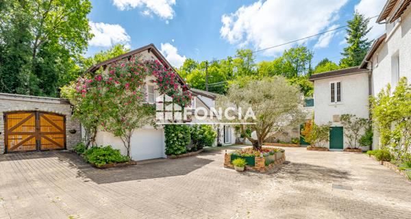 À vendre Maison 12 pièces 380 m² - Le Malesherbois 45330