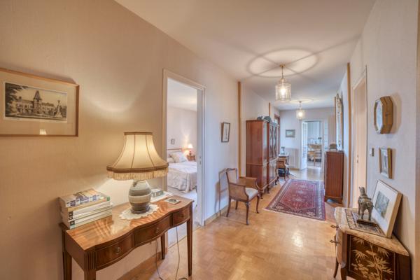 APPARTEMENT TYPE T4 -de 115M2 avec VUE LAC situé DANS LE CENTRE DE THONON LES BAINS