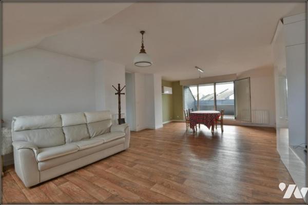 GRAND APPARTEMENT DE TYPE 3 PACE CENTRE ASCENSEUR GARAGE TERRASSE