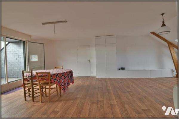 GRAND APPARTEMENT DE TYPE 3 PACE CENTRE ASCENSEUR GARAGE TERRASSE