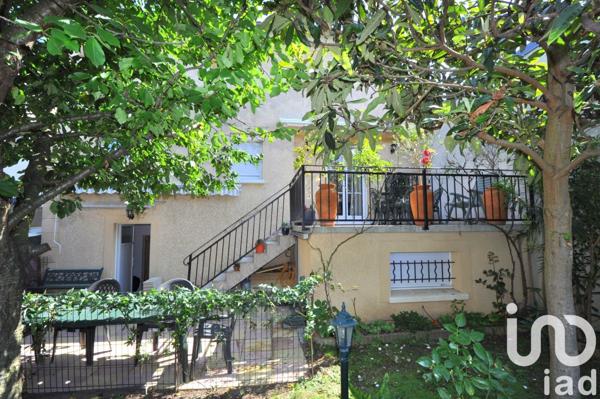 Maison traditionnelle 7 pièces de 155 m² à Massy (91300)