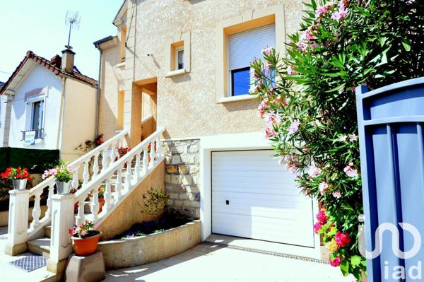 Maison traditionnelle 7 pièces de 155 m² à Massy (91300)