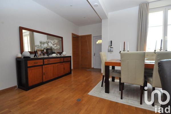 Maison traditionnelle 7 pièces de 155 m² à Massy (91300)