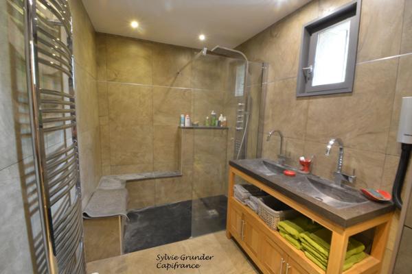 Propriete à vendre 7 pièces RAPHELE LES ARLES (13) 240m² évolutif sur 3300 m² avec piscine