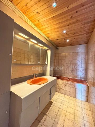 Appartement à vendre, 5 pièces de 105,74 m² avec une terrasse d'environ 18 m2, pour une famille qui aime l'espace ou pour un bel investissement locatif