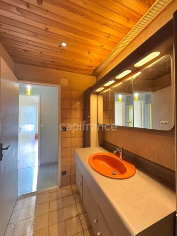 Appartement à vendre, 5 pièces de 105,74 m² avec une terrasse d'environ 18 m2, pour une famille qui aime l'espace ou pour un bel investissement locatif