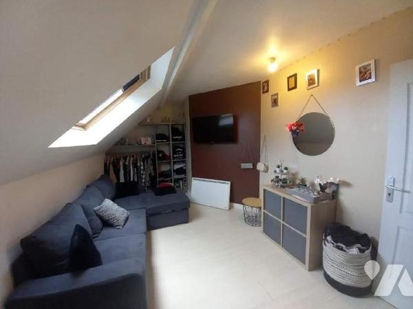 CHINON
Savant mélange d'ancien et de contemporain pour cette charmante propriété, située au ca...