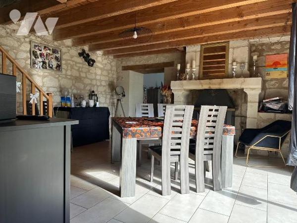 CHINON
Savant mélange d'ancien et de contemporain pour cette charmante propriété, située au ca...