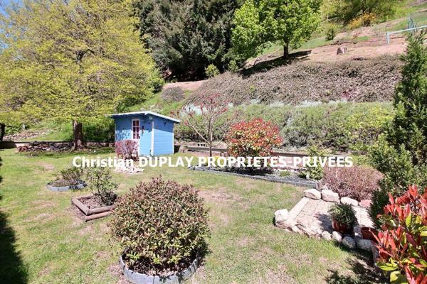 A 8 km de Riotord 43220 secteur Clavas ferme rénovée de 189m² + dépendances sur 5310m² de terrain attenant et 8920m² de terrain non attenant avec ruisseaume 189m² habitables 4 chambres