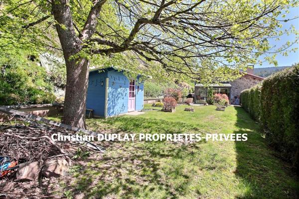 A 8 km de Riotord 43220 secteur Clavas ferme rénovée de 189m² + dépendances sur 5310m² de terrain attenant et 8920m² de terrain non attenant avec ruisseaume 189m² habitables 4 chambres