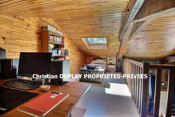 A 8 km de Riotord 43220 secteur Clavas ferme rénovée de 189m² + dépendances sur 5310m² de terrain attenant et 8920m² de terrain non attenant avec ruisseaume 189m² habitables 4 chambres