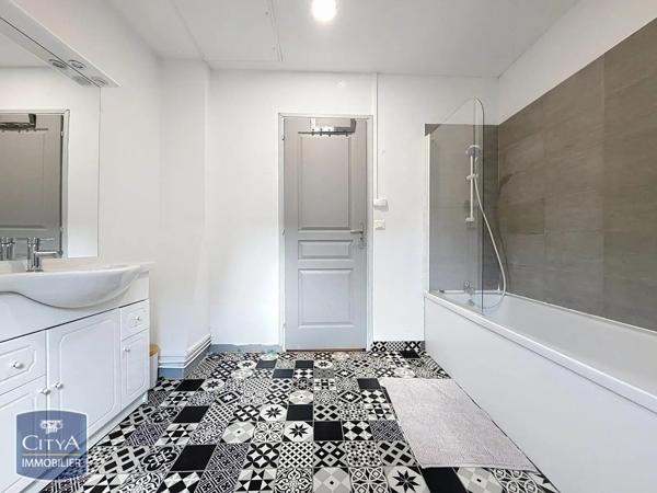 Appartement à louer 3 pièces 89.26m² Avesnes-sur-Helpe (59440)