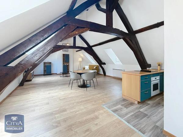 Appartement à louer 3 pièces 89.26m² Avesnes-sur-Helpe (59440)