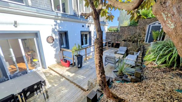 Quimper (29000) Appartement T4 rénové avec terrasse exceptionnelle de 37 m² – Exposition Sud