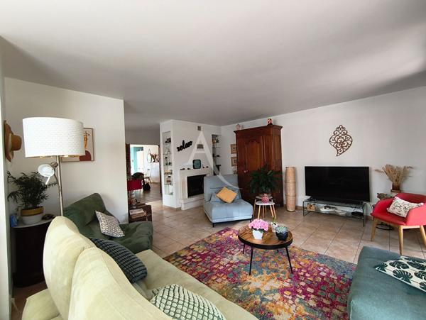 Maison Lescar 5 chambres ,3 sdb/sde,double garage