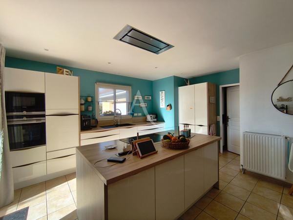 Maison Lescar 5 chambres ,3 sdb/sde,double garage