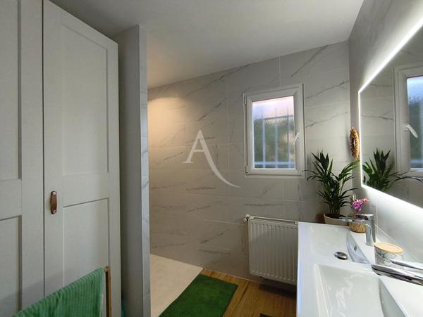 Maison Lescar 5 chambres ,3 sdb/sde,double garage