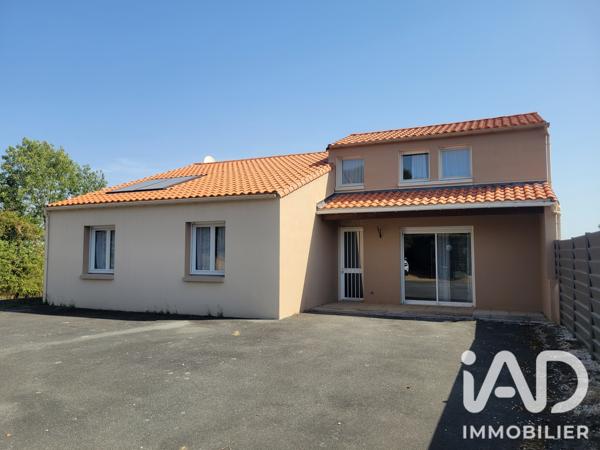 Maison à vendre 6 pièces 191 m² Réaumur