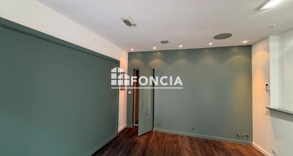 Location Local commercial 1 pièce 34.5 m² - Romans-sur-isère 26100