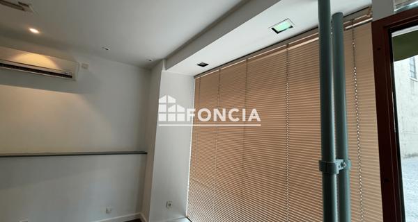 Location Local commercial 1 pièce 34.5 m² - Romans-sur-isère 26100