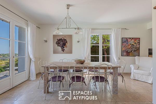 Mas provençal de 270 m² à Châteauneuf-Grasse avec vue village et piscine