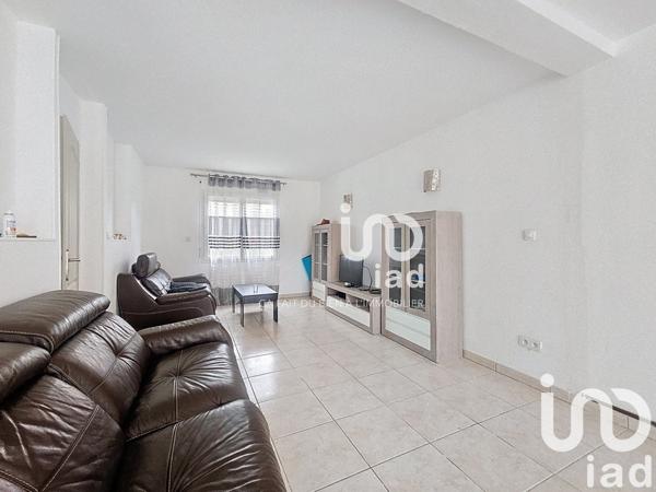 Pavillon 7 pièces de 165 m² à Mehun-sur-Yèvre (18500)