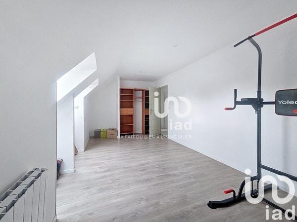 Pavillon 7 pièces de 165 m² à Mehun-sur-Yèvre (18500)