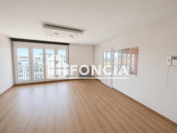 Location Appartement 4 pièces 75.84 m² - 51 AVENUE DU JURA Ferney - Voltaire 01210