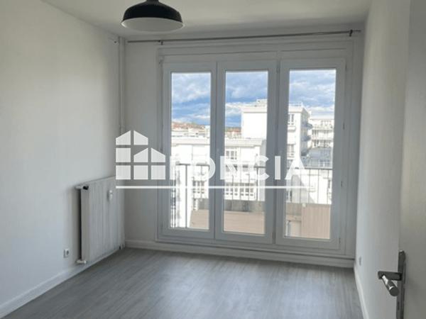 Location Appartement 4 pièces 75.84 m² - 51 AVENUE DU JURA Ferney - Voltaire 01210