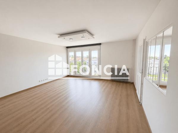 Location Appartement 4 pièces 75.84 m² - 51 AVENUE DU JURA Ferney - Voltaire 01210