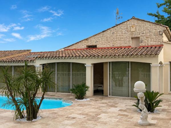 Vente                                                      Villa
                        
                     6 pièces                      145 m2                     à Le Luc