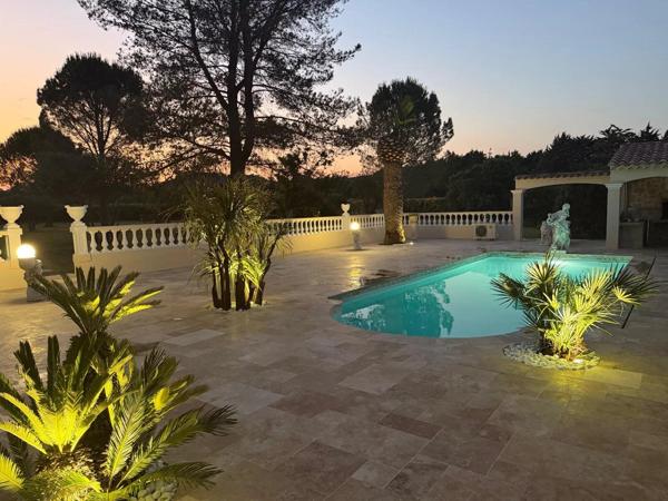 Vente                                                      Villa
                        
                     6 pièces                      145 m2                     à Le Luc