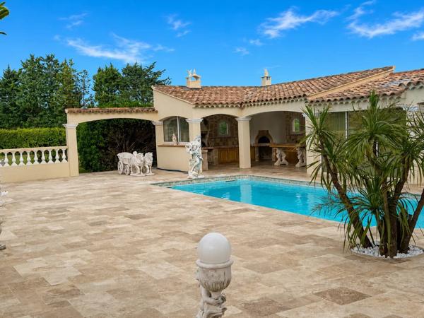 Vente                                                      Villa
                        
                     6 pièces                      145 m2                     à Le Luc