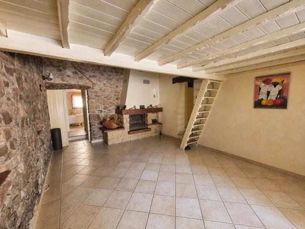 Vente                                                      Villa
                        
                     6 pièces                      145 m2                     à Le Luc