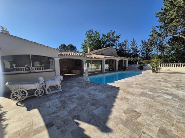 Vente                                                      Villa
                        
                     6 pièces                      145 m2                     à Le Luc