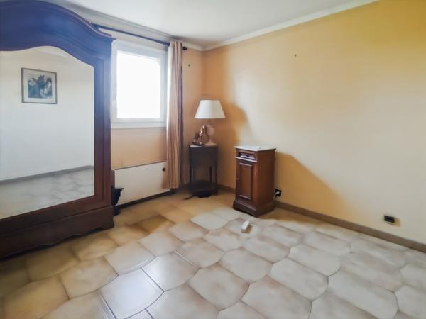 Pont-Saint-Esprit (30130) MAISON 108 m² 3/4 CHAMBRES AVEC GARAGE