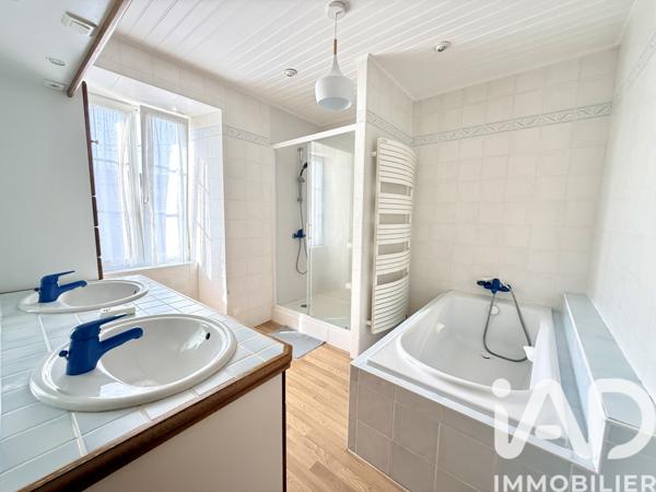Maison à vendre 6 pièces 173 m² Nieul-sur-Mer