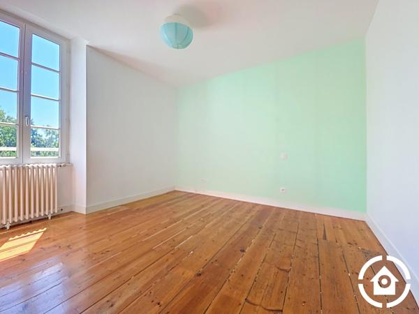 Belle maison de caractère au coeur de Gensac La Pallue