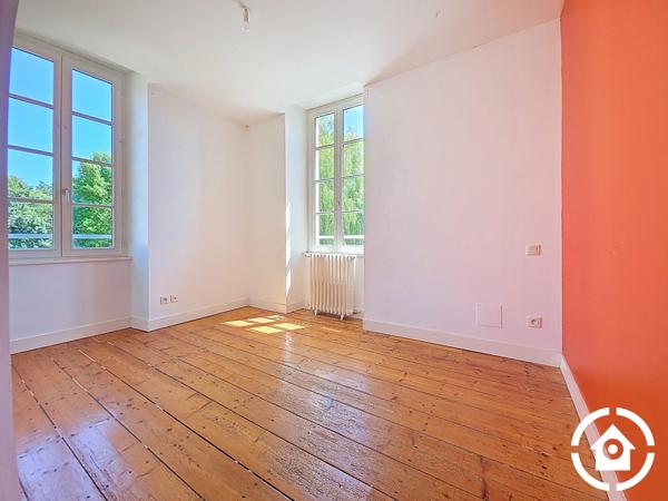 Belle maison de caractère au coeur de Gensac La Pallue